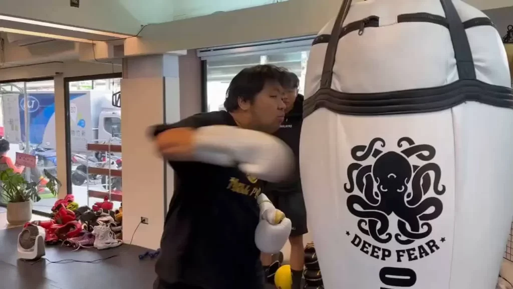 統神苦練拳擊+瘦身30公斤